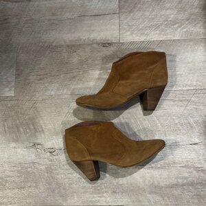 Women's Tan Ankle Boots